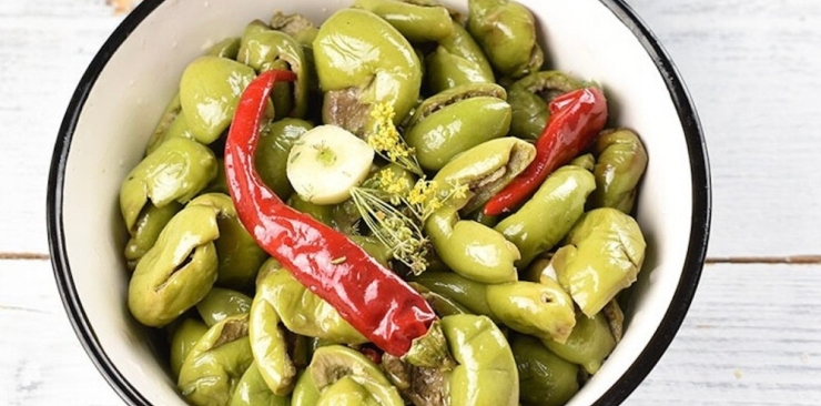 Olive Schiacciate alla Calabrese: la Ricetta Tradizionale con il nostro Schiacciaolive in Legno